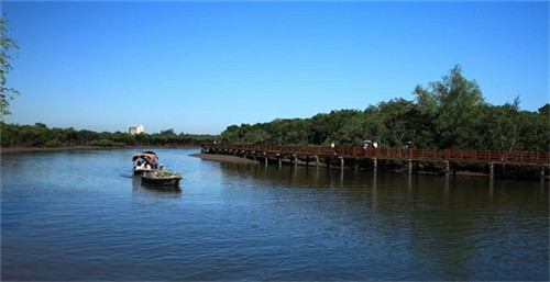 加盟连锁台盆的利与弊（连锁加盟类的加盟费用、场地和其他条件要求）