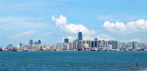 沧县的鸭血粉丝汤创业前景怎么样，在沧县加盟李记鸭血粉丝什么位置好